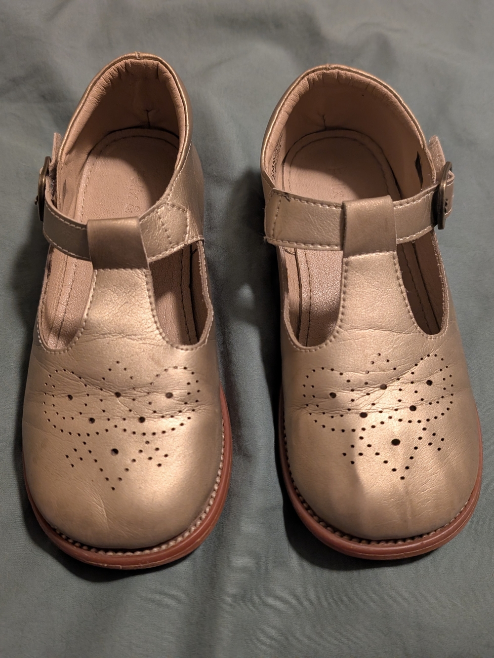 Girls Metallic T-Strap Dress Shoes
